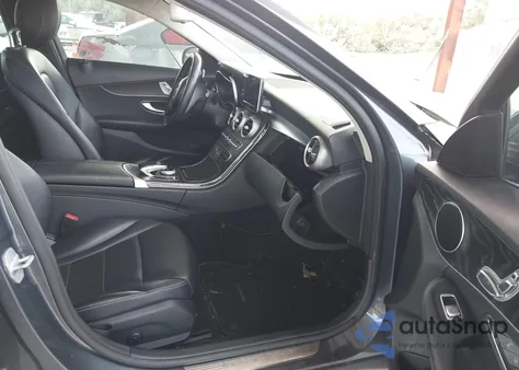 2016 Mercedes-Benz C 300 из США, поврежденный, VIN 55SWF4JB1GU144005